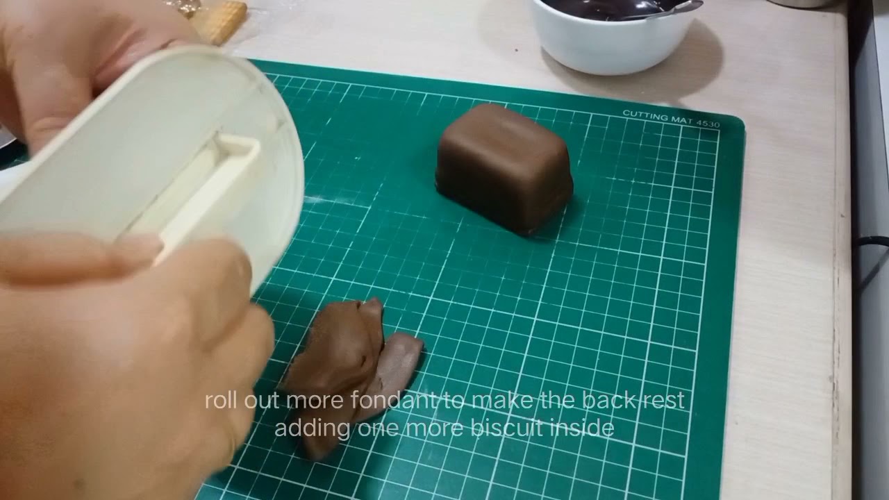 edible chair using cookies