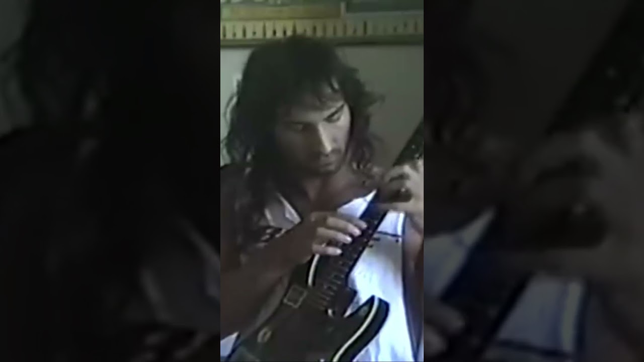 Chitarristi anni 90 chi lo riconosce? #guitartube #sixstringsaddicted #giovannitrapani
