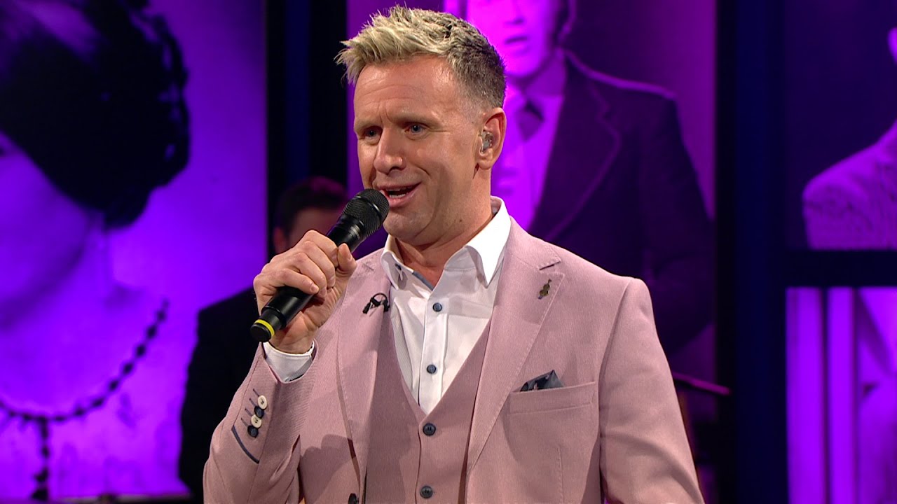 Mike Denver - Snow Is Falling | The Late Late Show | RTÉ One