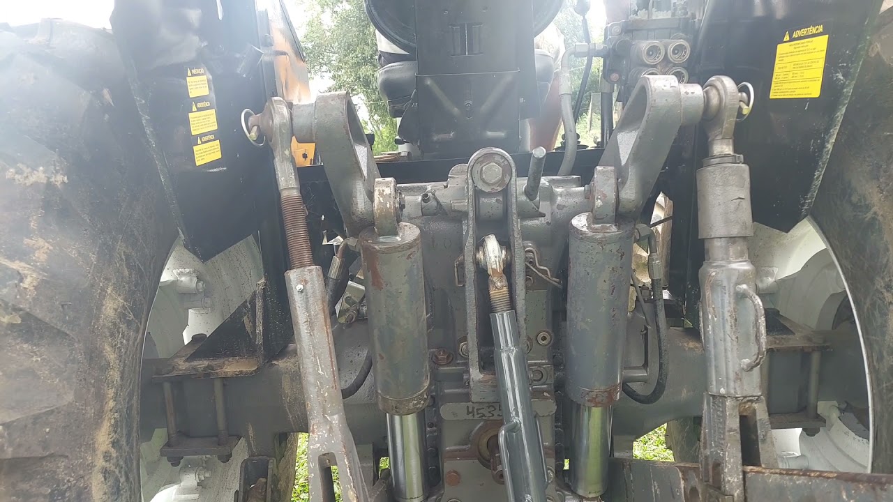 cilindro hidráulico do trator Valtra a750