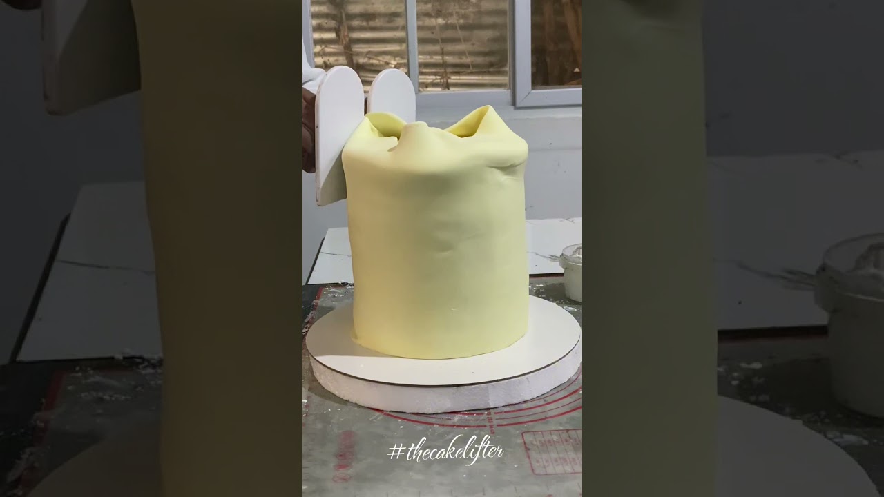 Dinosaur cake tutorial #fondantcake #dinososaurcake