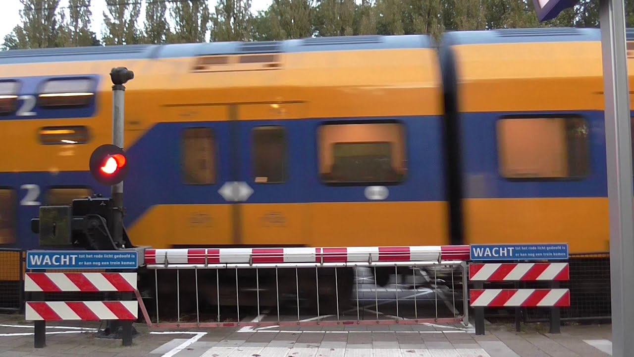 Spoorwegovergang Wijhe/ Level Crossing/ Passage a Niveau/ Bahnübergang