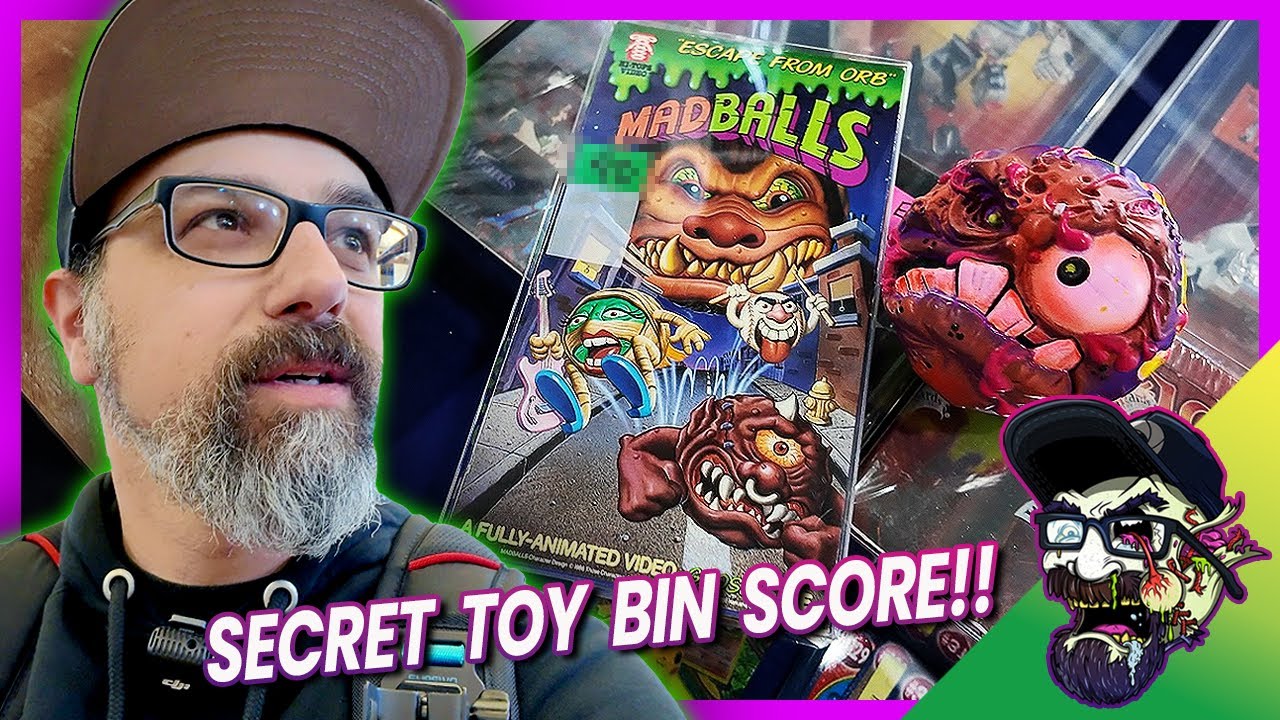 BUYING VINTAGE TOYS before vendors SET UP at the Chicago Toy Show!! 👀