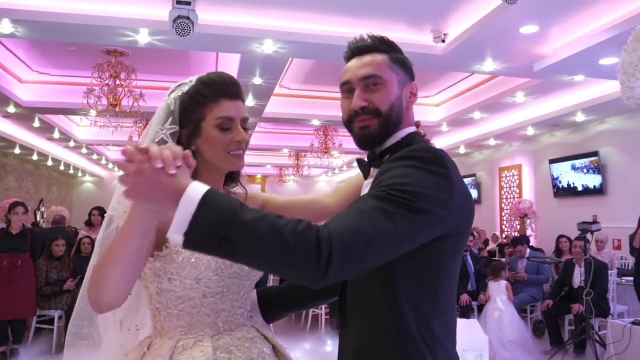 Diva Party Centre - Gelinden damata kendi sesiyle kayit ettigi ilk dans muzigi