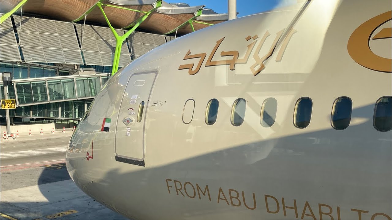 AMAZING SUNRISE OVER ITALY | Abu Dhabi to Madrid | Etihad B787