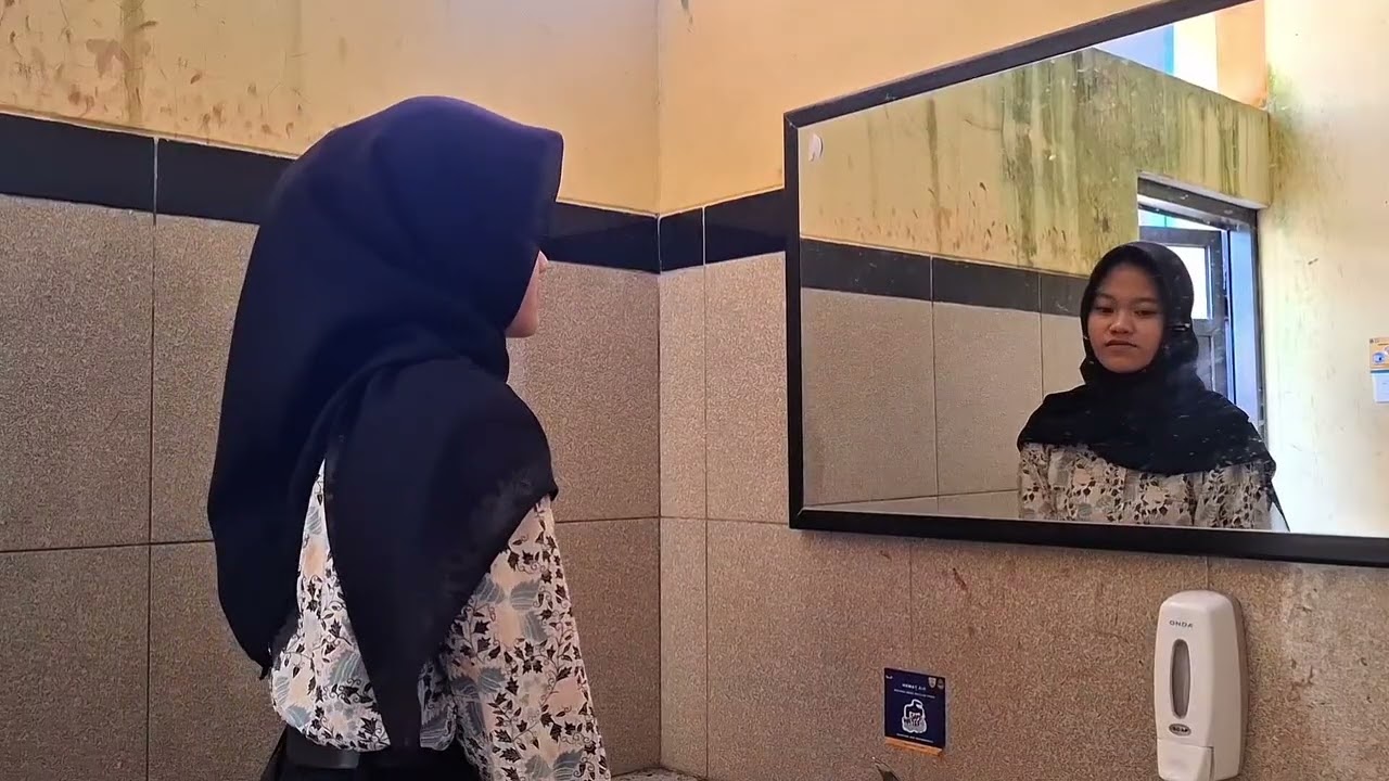 DRAMA DAN EDUKASI BAHASA INDONESIA TL (KELOMPOK 3): KETIKA SEKOLAH TAK LAGI AMAN