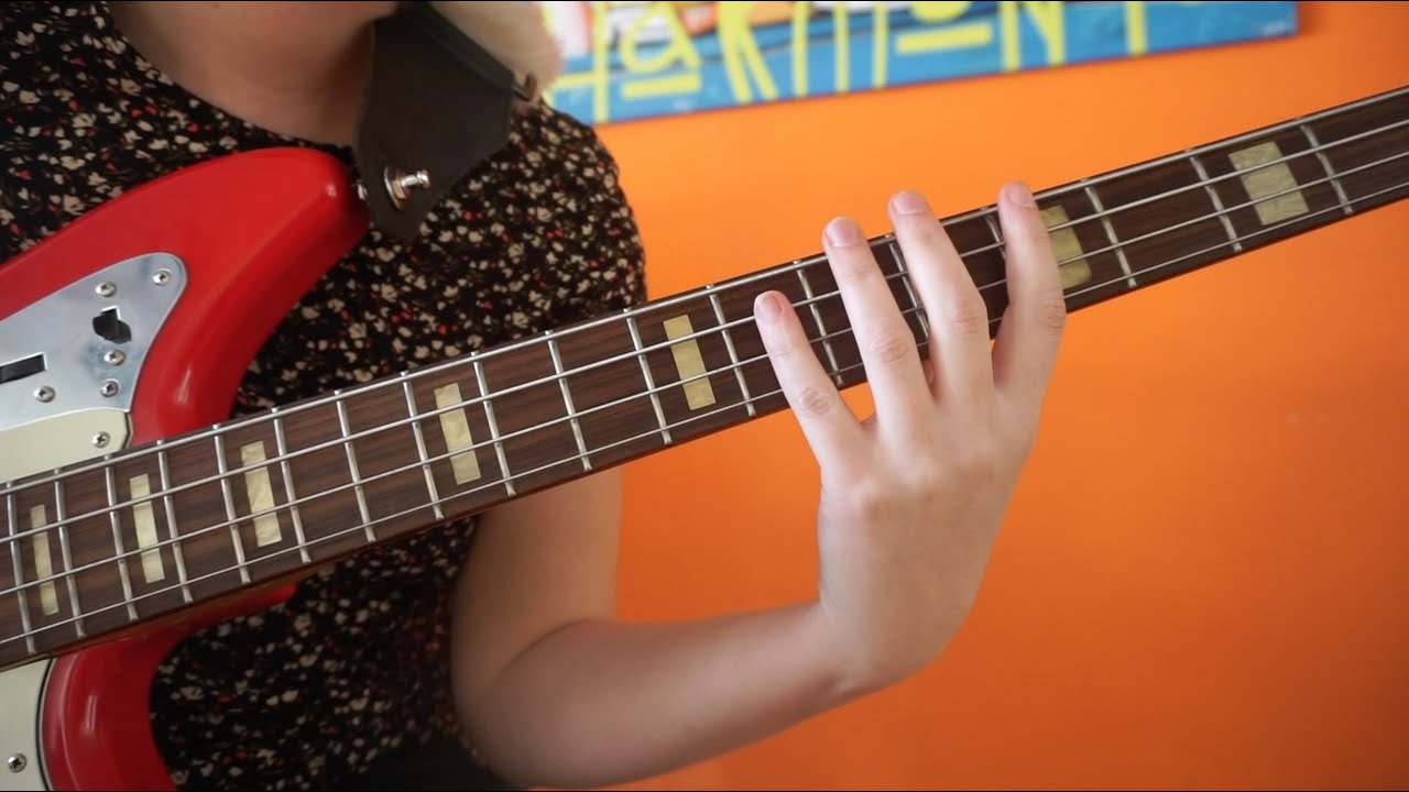 Left hand technique for bass guitar