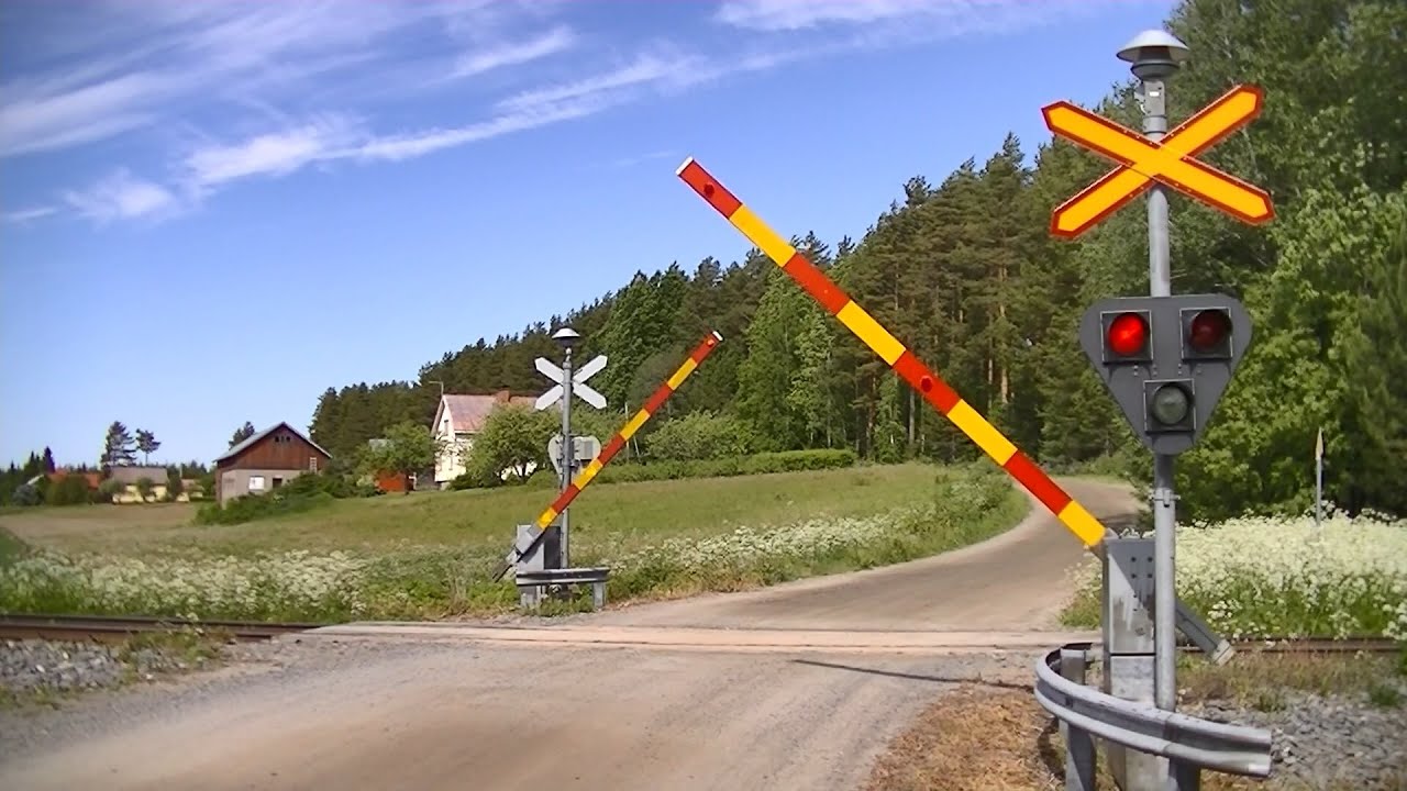 Spoorwegovergang Joroinen (FIN) // Railroad crossing // Tasoristeys