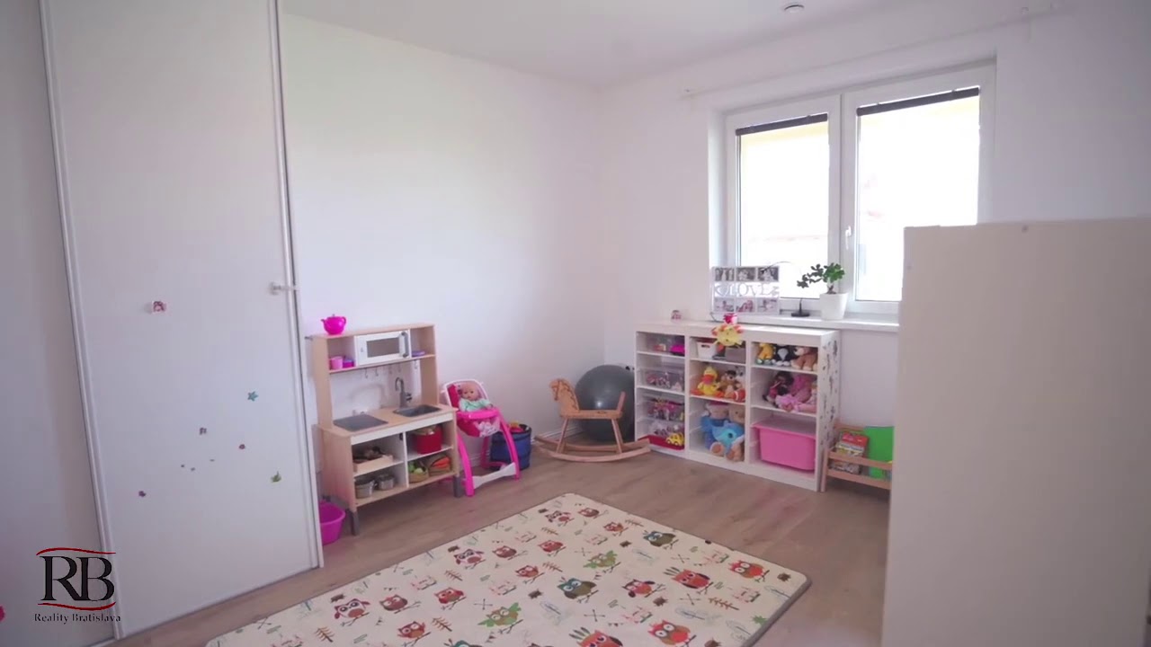 5 izbový rodinný dom s bazénom a domom pre hostí na predaj