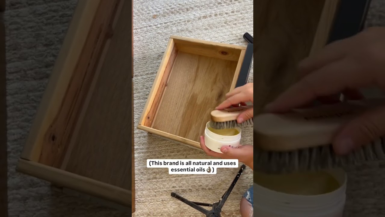 This is my favorite tip for refreshing old furniture!! #furniturerefinishing #oldfurniture #woodwax