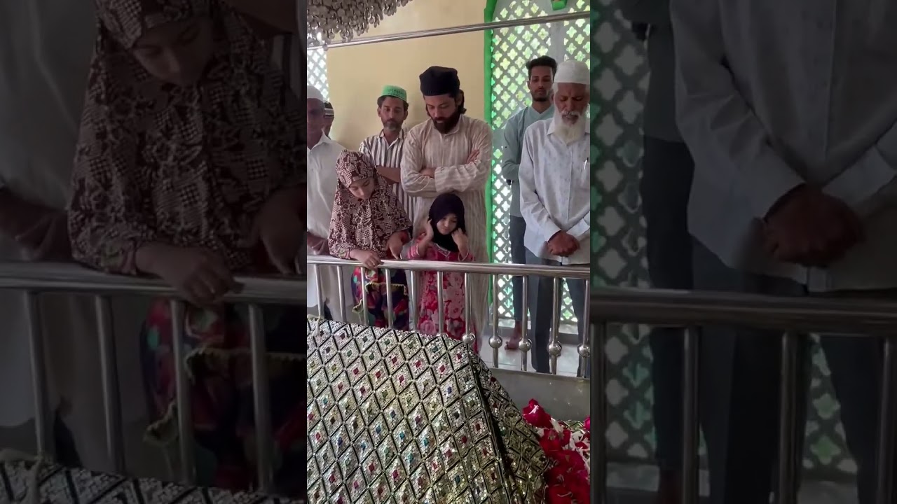 Nabi Mustafa Ki Kare Hamd Kya Kya, Hai Rutba Badha Sare Paighambara Mein..
