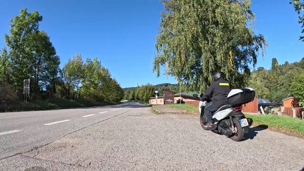 09/2025, 11 díl z 16, 2 x Honda Forza 125, přední kamera