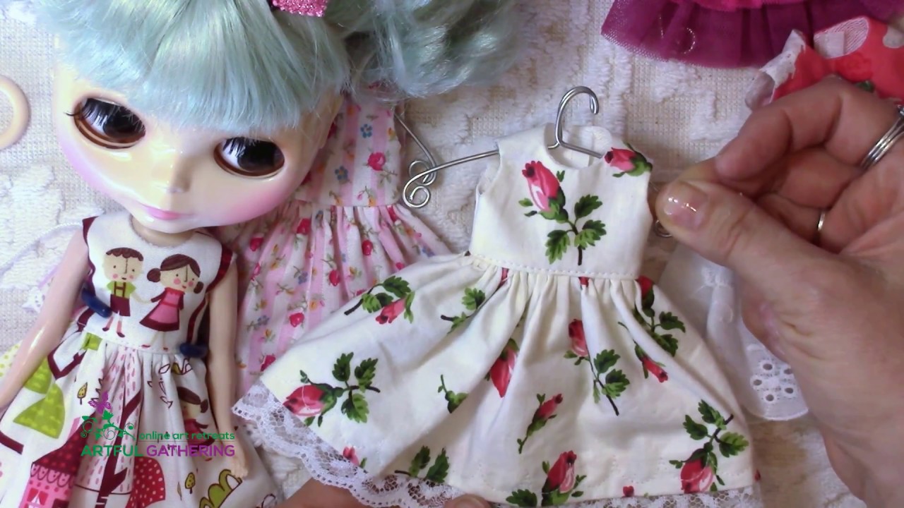 Sharing Art & Blythe Doll Dress Hangers