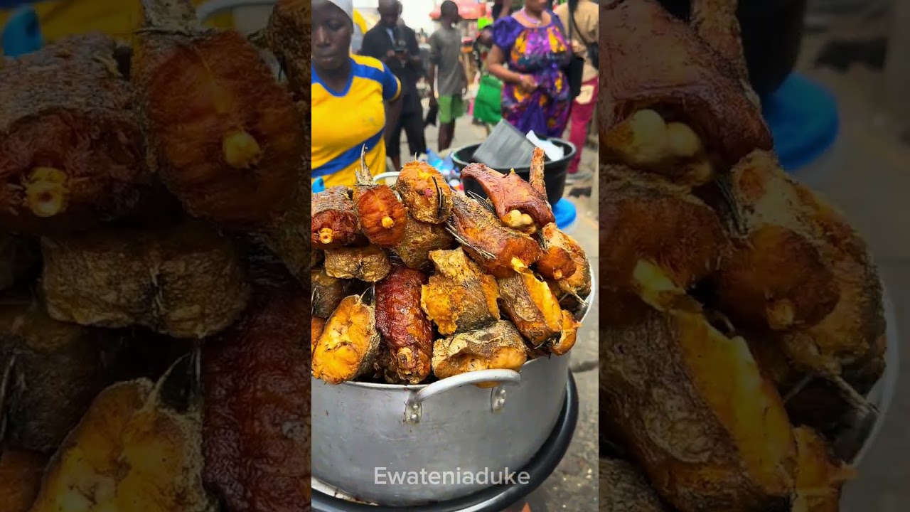 Пробую знаменитую офаду под мостом в Икедже (арамиде олофада).