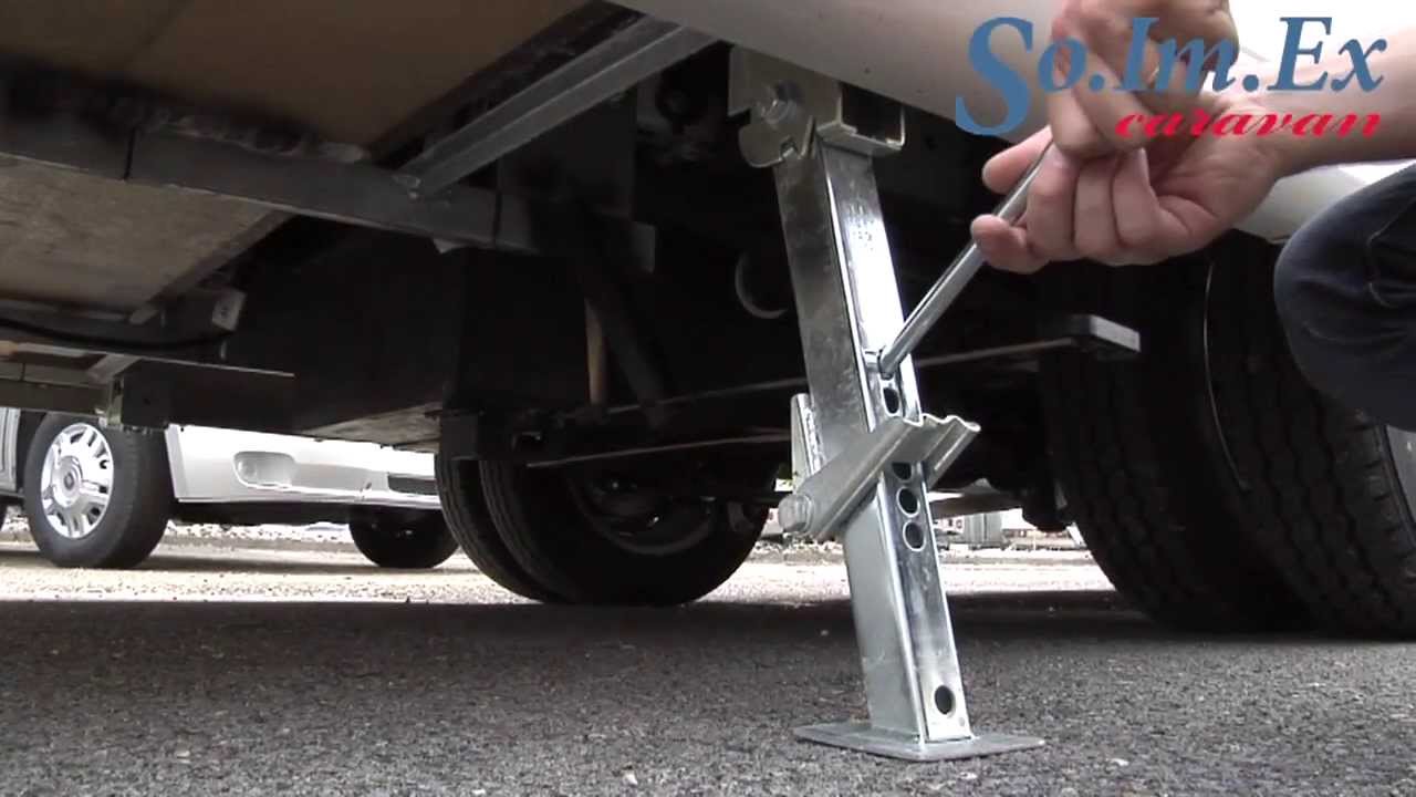 CAMPER: COME POSIZIONARE I PIEDINI MANUALI E AUTOMATICI