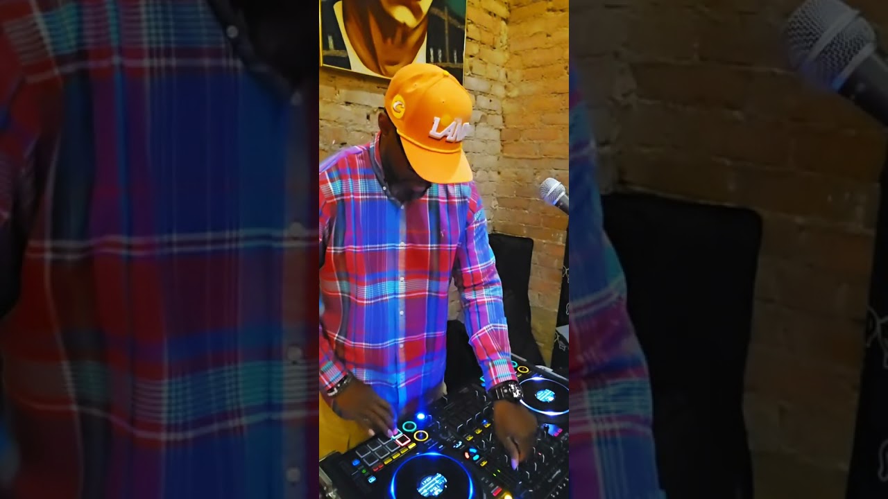 DJ AJ SCRATCH LIVE FROM FINN'S CAFE (FORGOT THE DATE LOL)