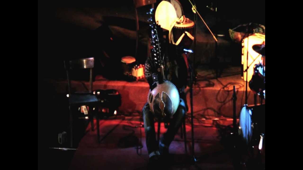 Kandia Kora - 1/9 (live MariBum Festival)