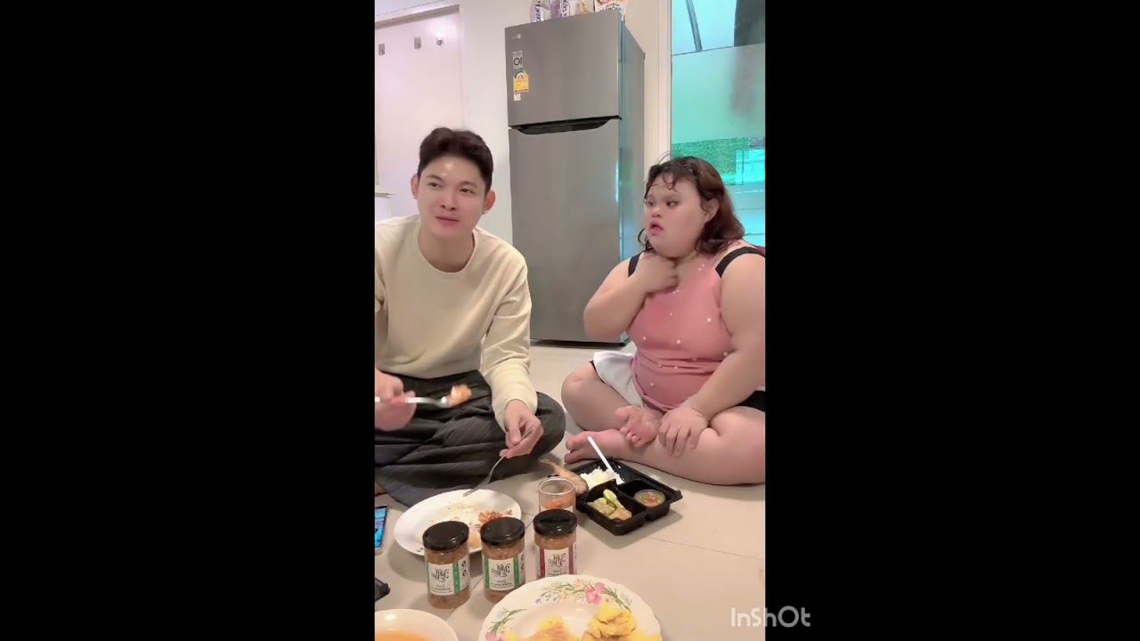 พี่เบนซ์ตำสัมตำให้น้องหลินกับพระพี่เลี้ยงกิน #น้องหลินพี่เบนซ์ #น้องหลินท่าขอนยาง