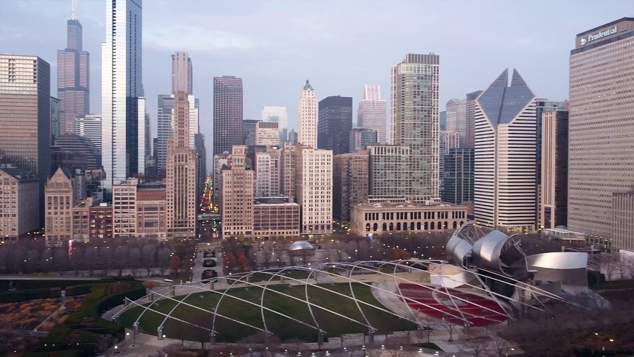 The Loop, Chicago SKYLINE VIEW from Millennium Park