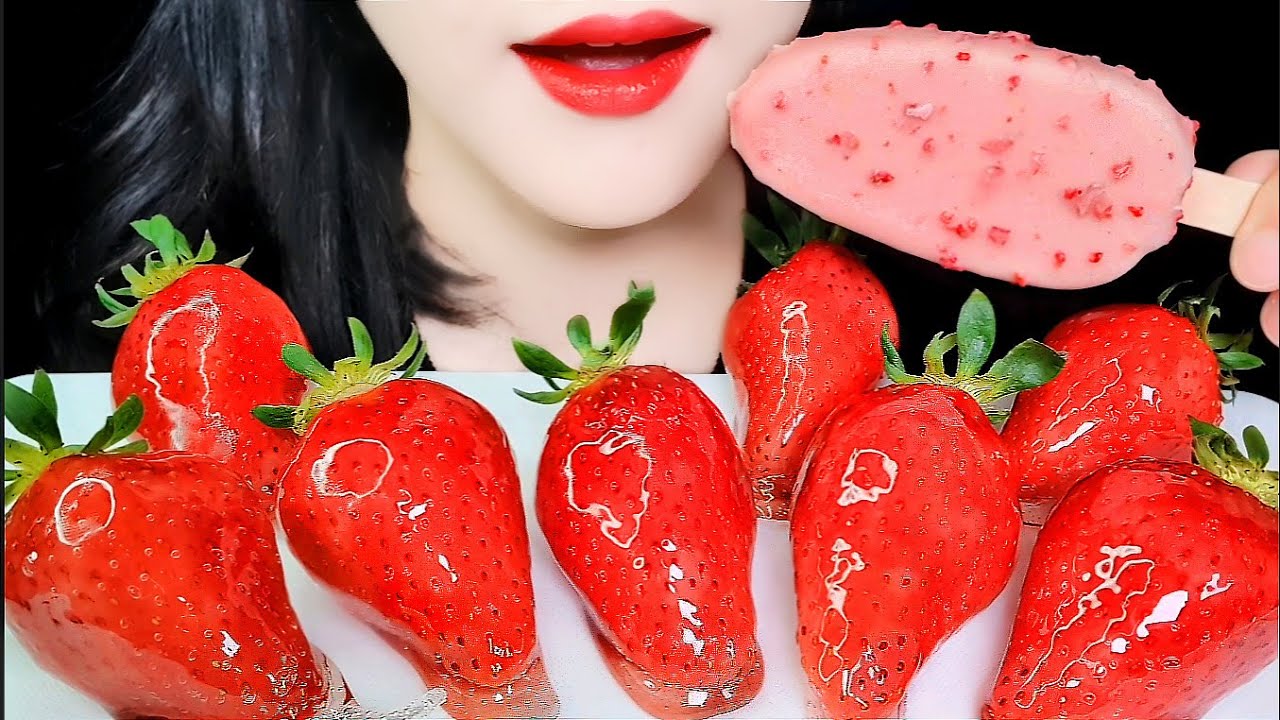 ASMR GIANT STRAWBERRY TANGHULU, ICE CREAM MUKBANG 킹스베리 딸기 탕후루, 아이스크림 먹방 NO TALKING EATING SOUNDS