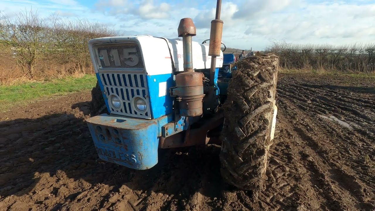 1969 Ford Roadless 115 4x4 6.2 Litre 6-Cyl Diesel Tractor (115 HP) North Notts Working Day 2024