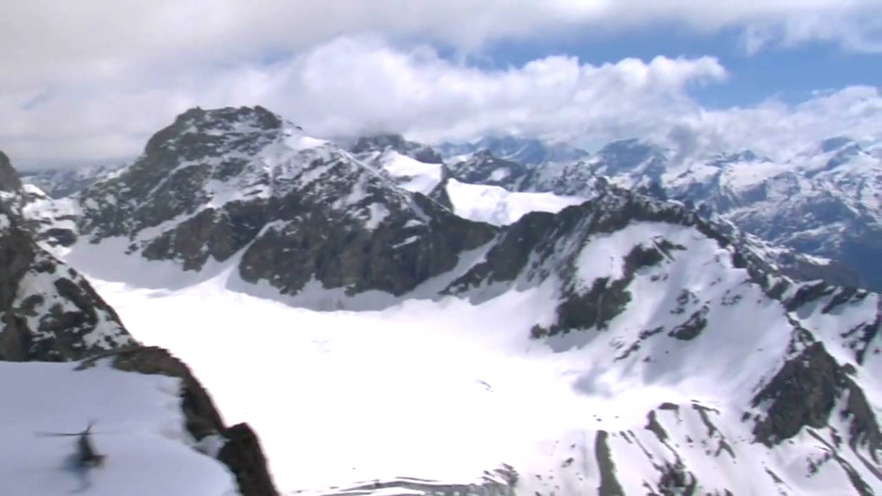 Coeur du Valais, le Val d'Hérens et le Parc Naturel vu du ciel.