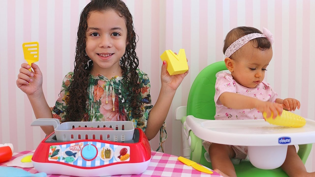 FAZENDO COMIDINHA PARA A BIANCA NO FRIGGI FRIGGI - Gabriela Almeida