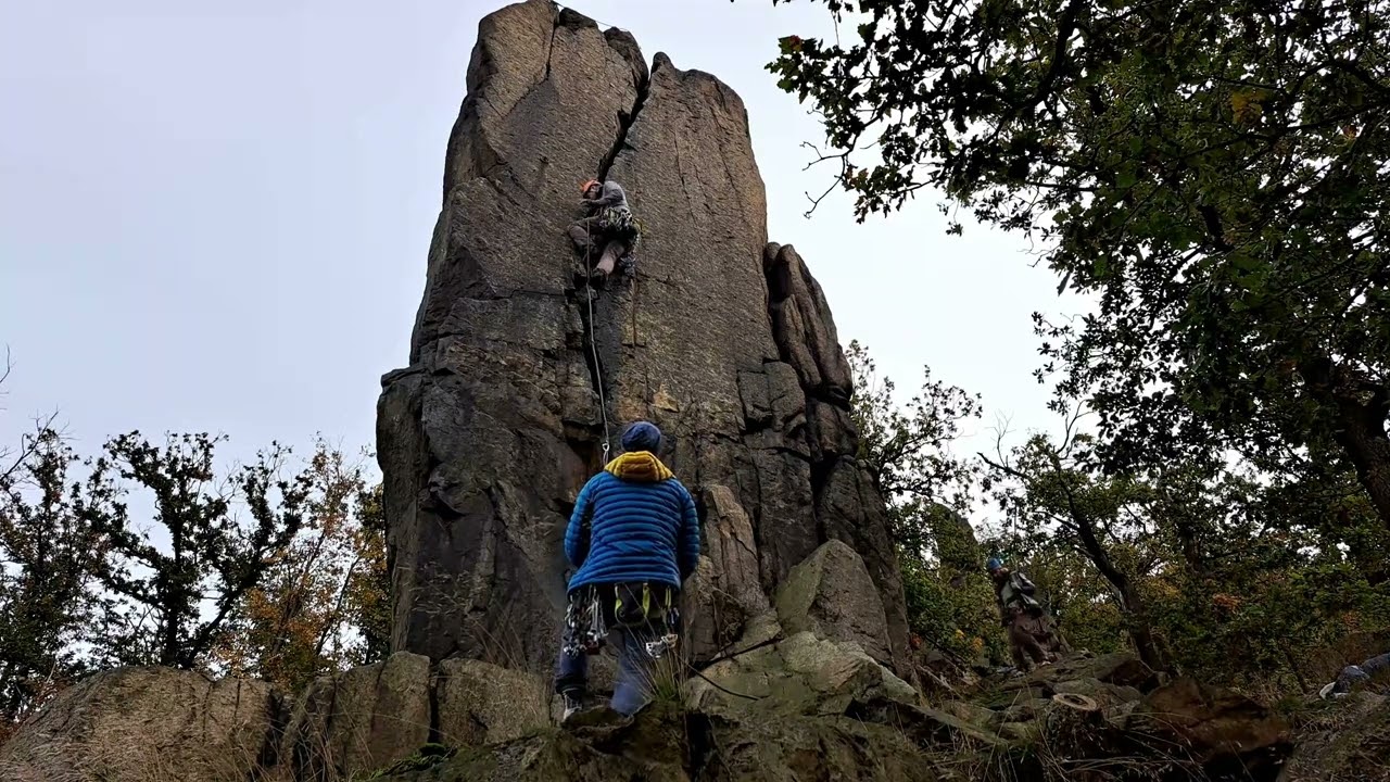 Klettern im Harz - Steinbachtal - Feuerschiff / Schädelriss VIIb