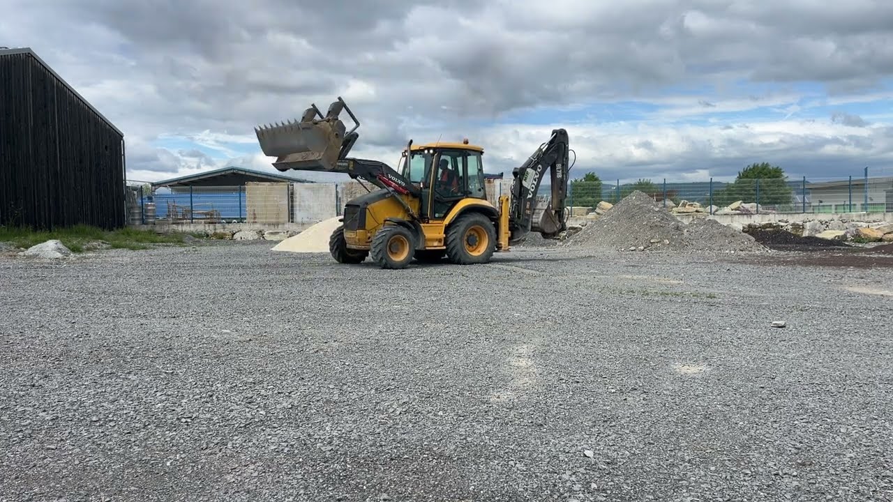 Used Backhoe Loader 2013 Volvo BL 71 B  | equippo.com |