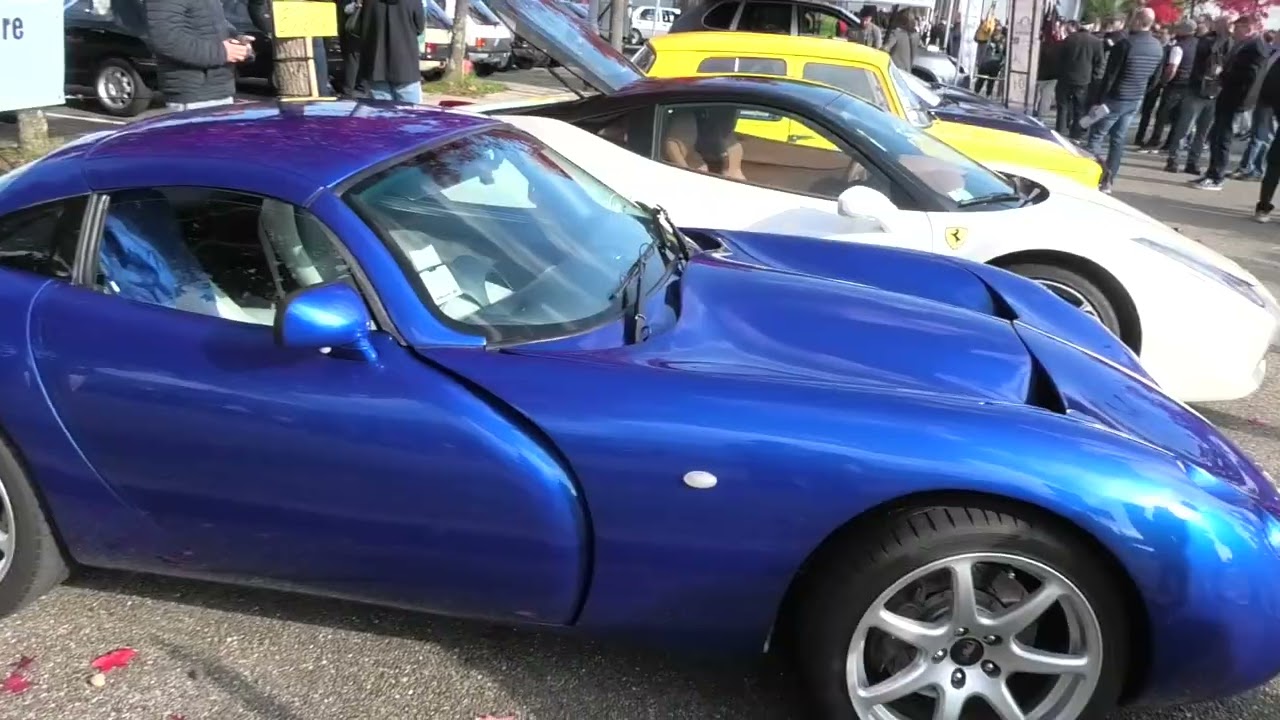 énorme rassemblement de  voitures youngtimers,sportives et collections à Montbéliard