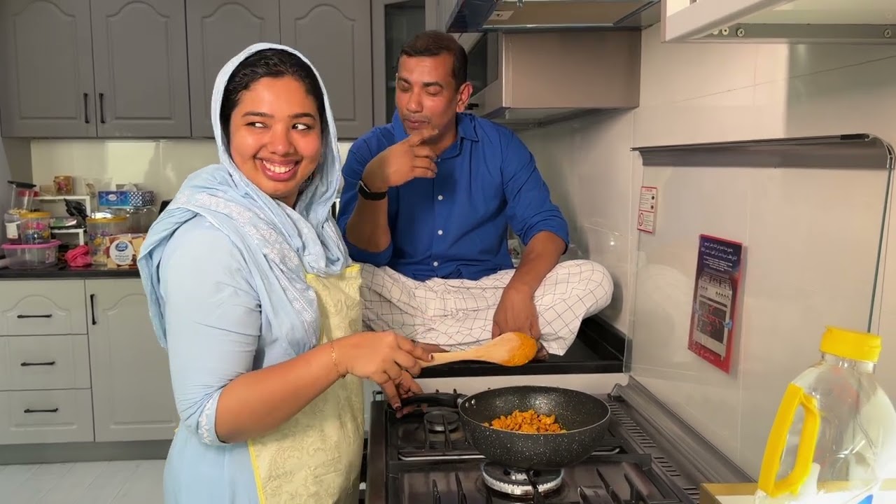 എല്ലാവർക്കും ഇഷ്ടപ്പെടുന്ന രുചികരമായ ബട്ടർ ചിക്കൻ സമോസയാണ്. 