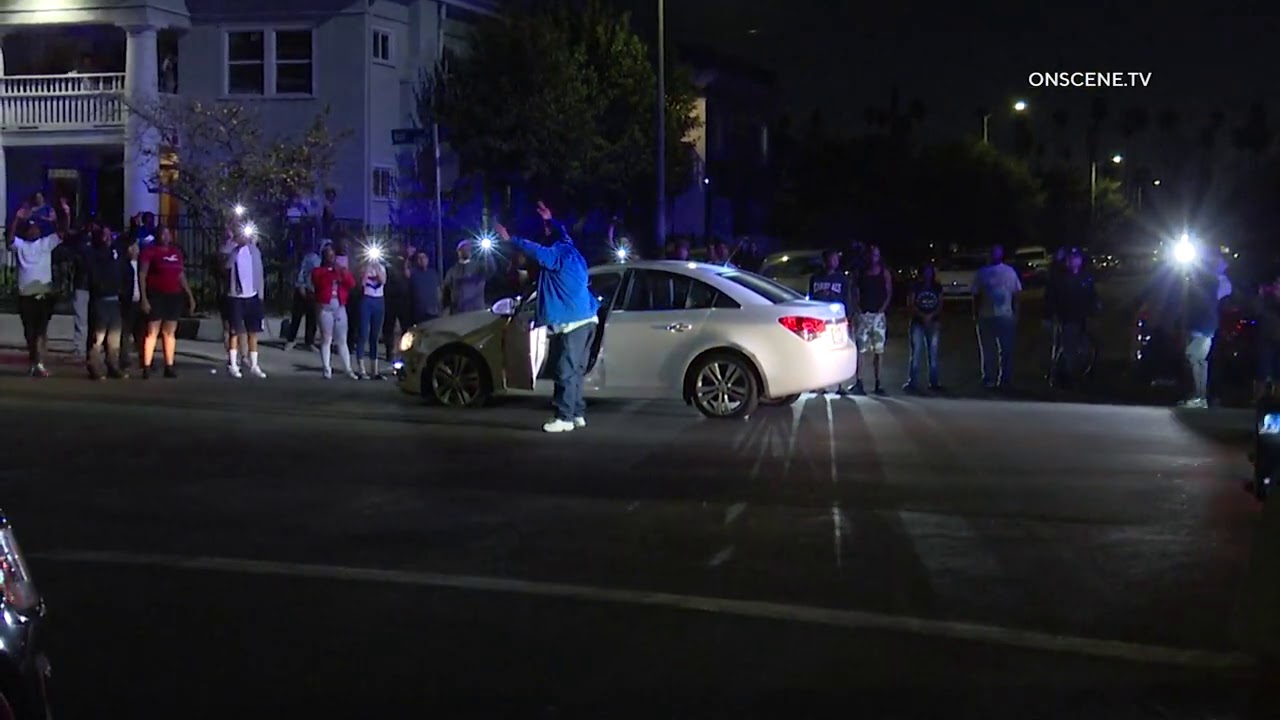 Wild Pursuit Ends With Large Crowd | Los Angeles