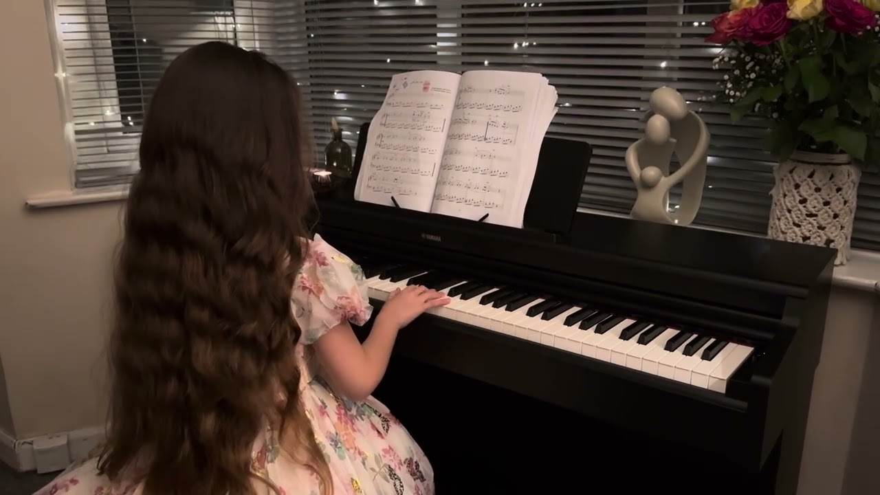 Golden Dreams – Piano Performance by Tania |              لمس رؤیا با نت‌های طلایی