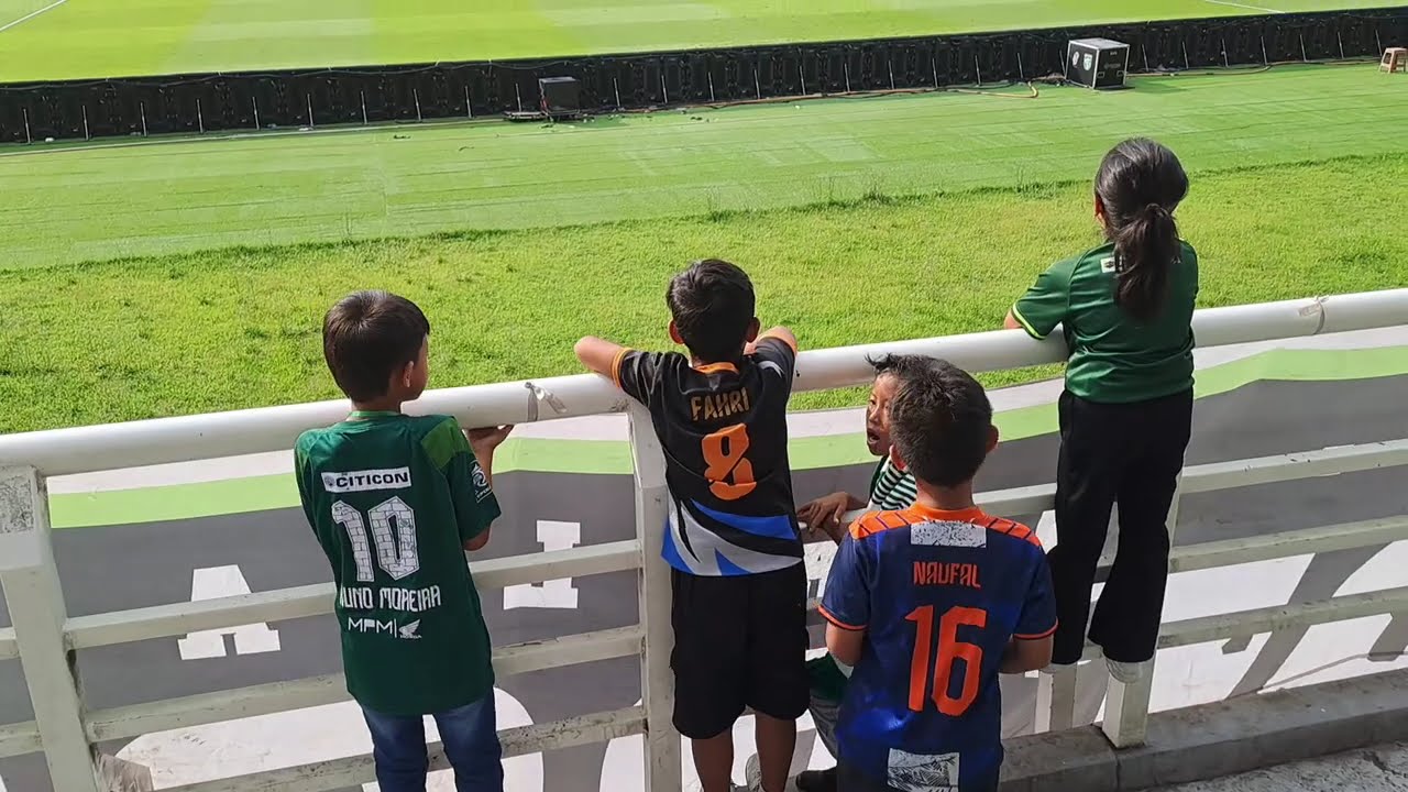 RED, IBRAHIM, NAUFAL, HAIDAR, FAHRI UNTAG ROSITA MENDUKUNG PERTANDINGAN PERSEBAYA VS PERSIJAP
