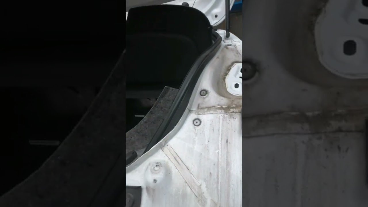 Wasser im Kofferraum. Woher kommt sowas?
