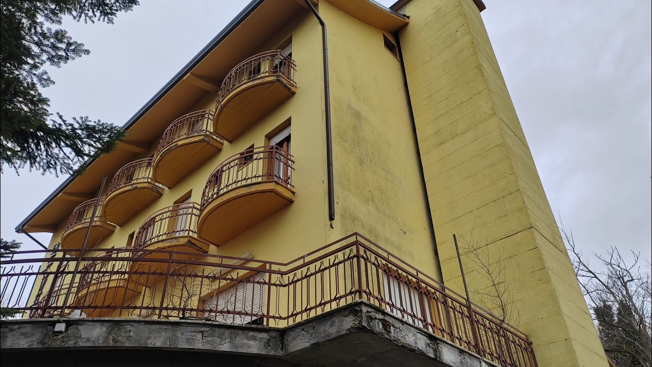 ENTRO NELL'HOTEL ABBANDONATO! DOVE TROVO IL RISTORANTE, LA HALL E TANTE STANZE STUPENDE!