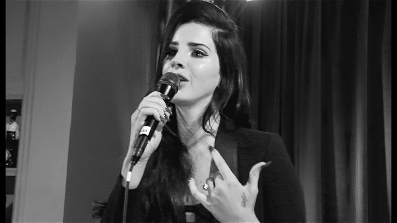Lana Del Rey x @HM Private Concert Live at Wooly | Stylerumor.com