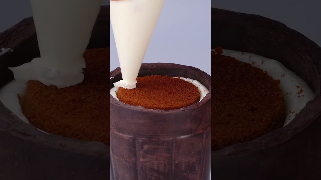 DIY Chocolate KitKat Cake &ndash; A Delicious Treat You Have to Try! 🍫🍰 #shorts #cakes #chocolate #kitkat