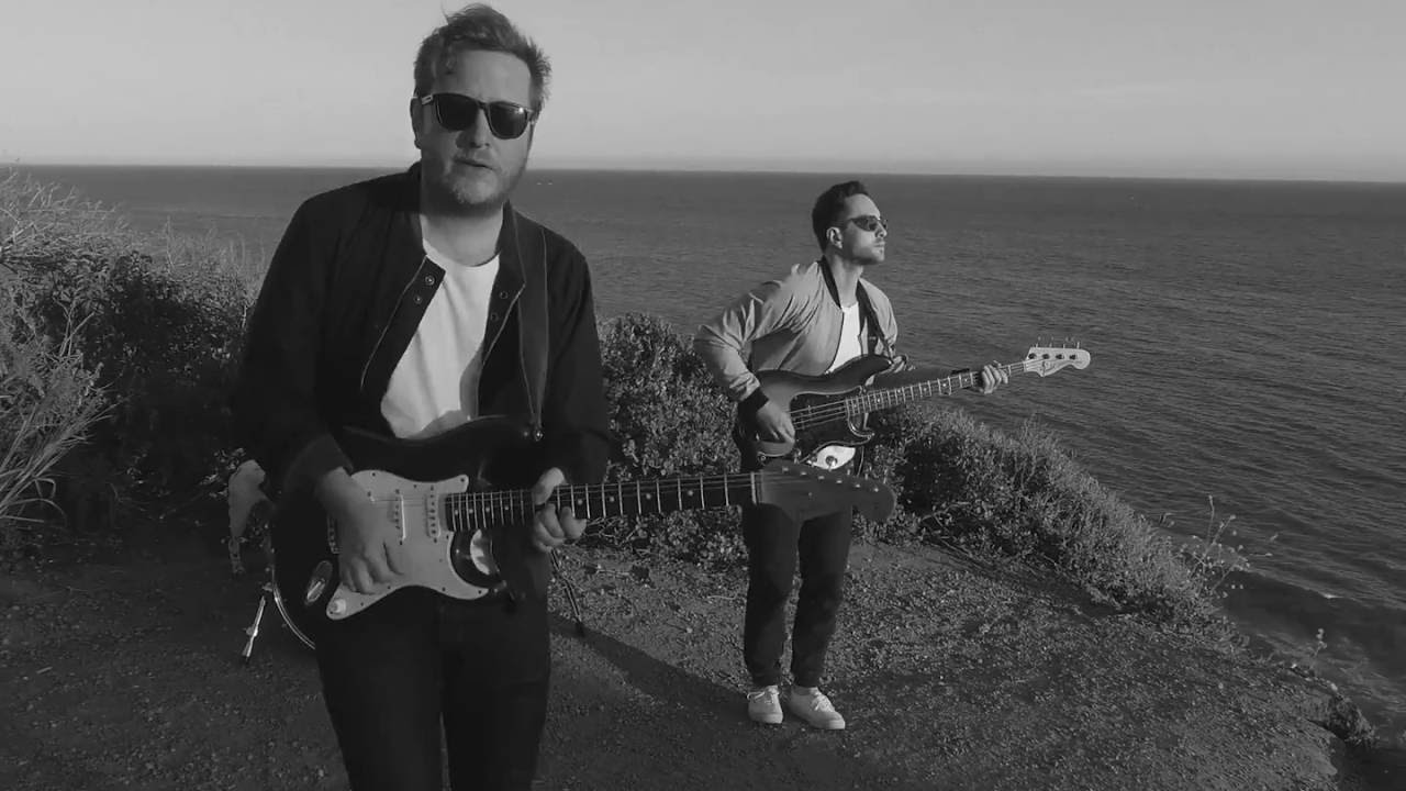 Pompeya - Anyway (Official Music Video)