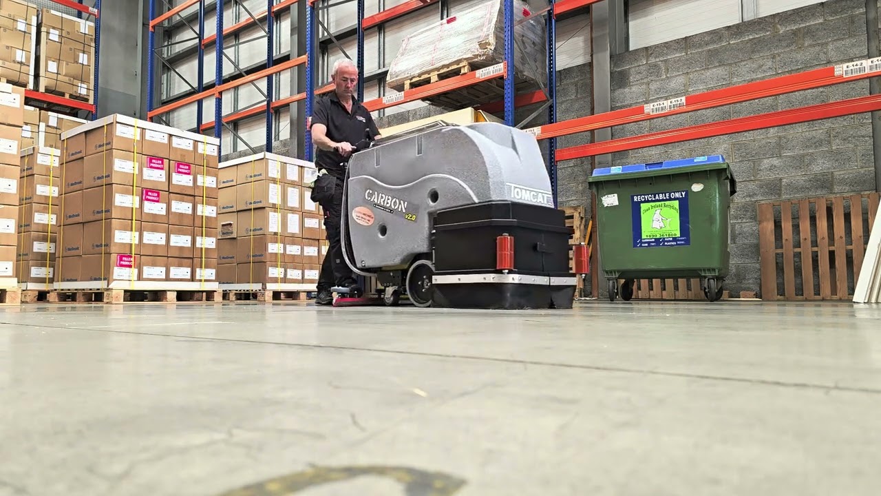 Tomcat Carbon 26D Scrubber dryer Warehouse cleaning