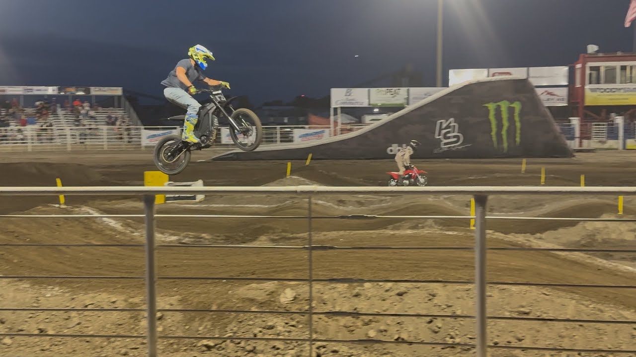 E Bike racing Arenacross