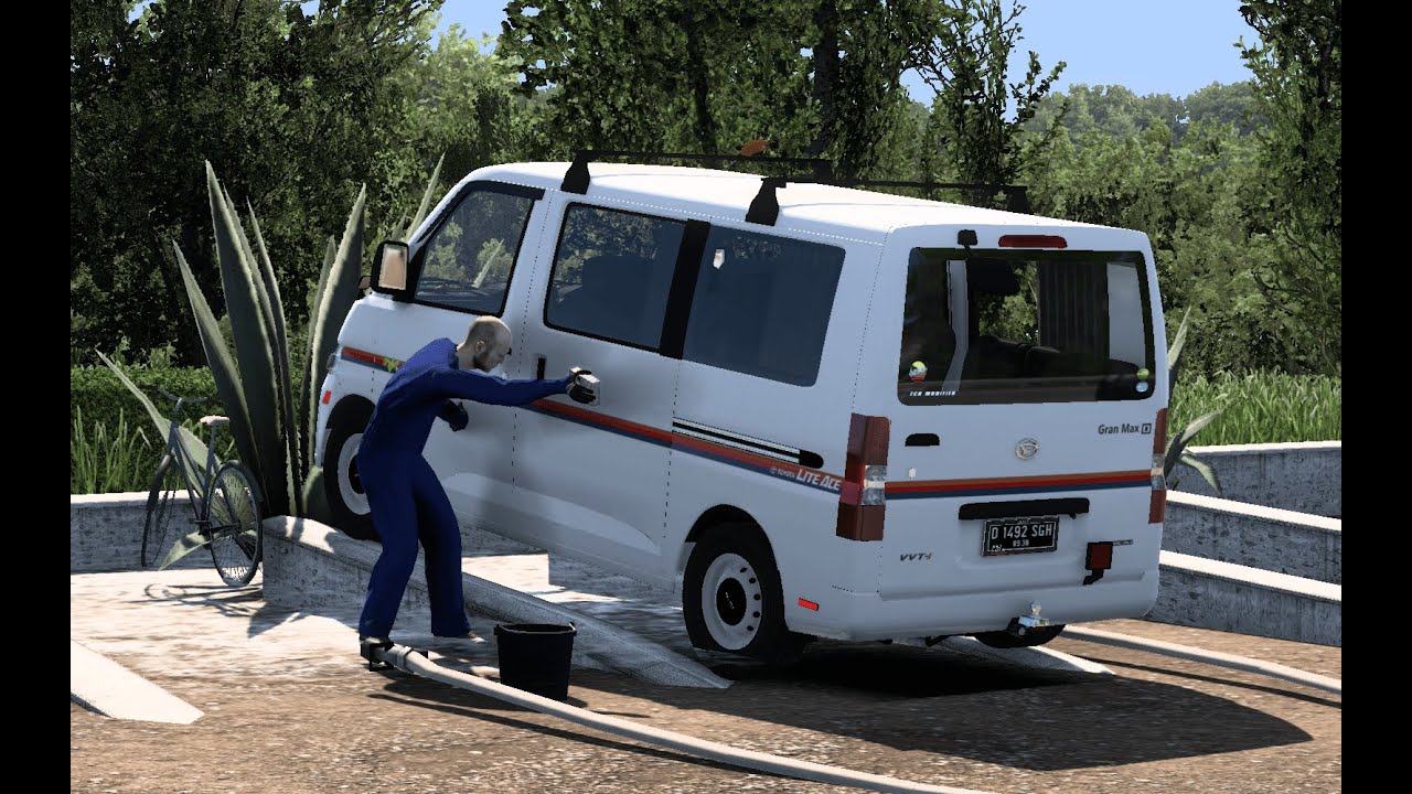 [Free] Daihatsu Granmax Minibus