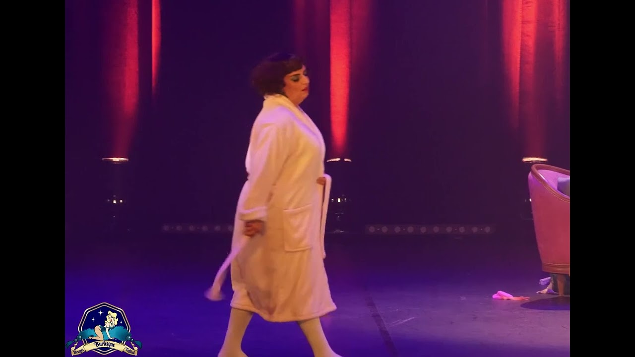 Bruges Burlesque Festival - Coco Colette 'Lazy showgirl'