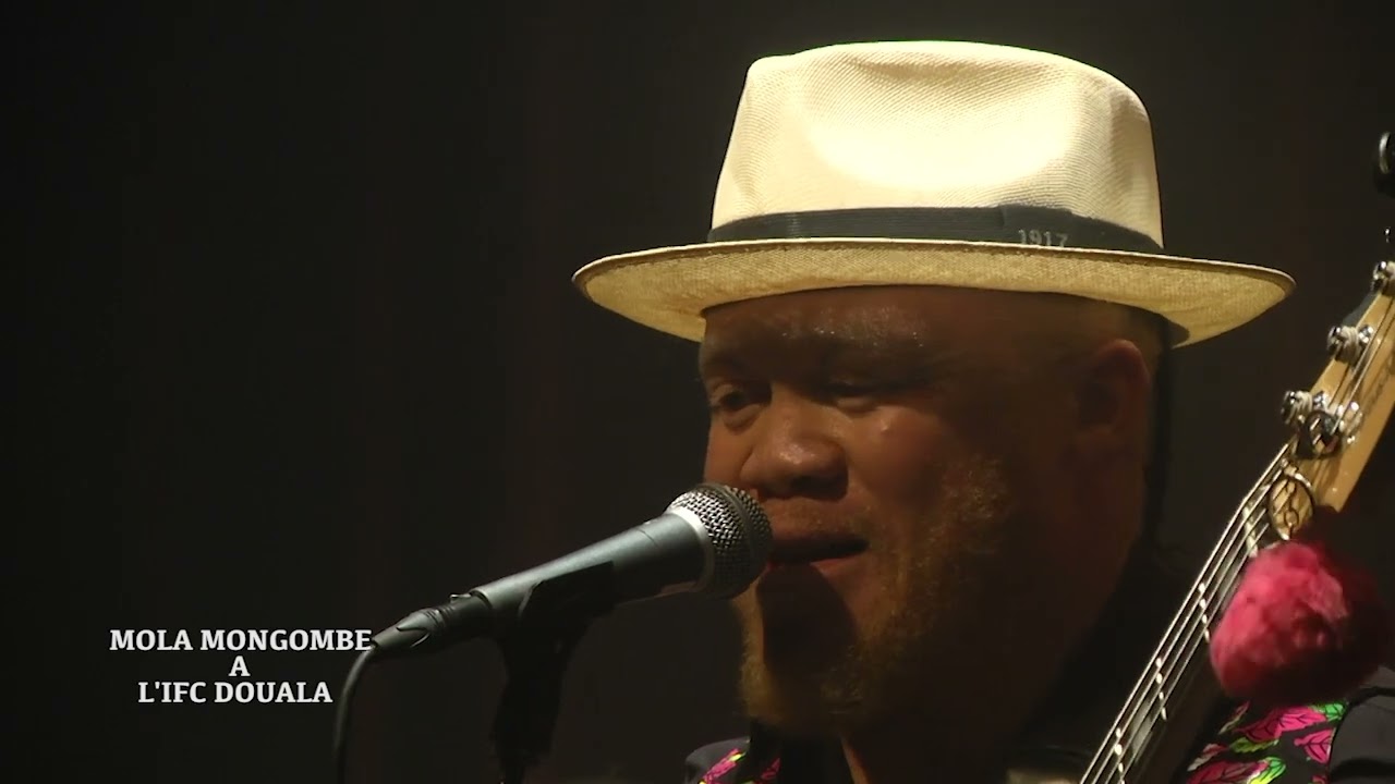 MOLA MONGOMBE A to Z live Spectacle,