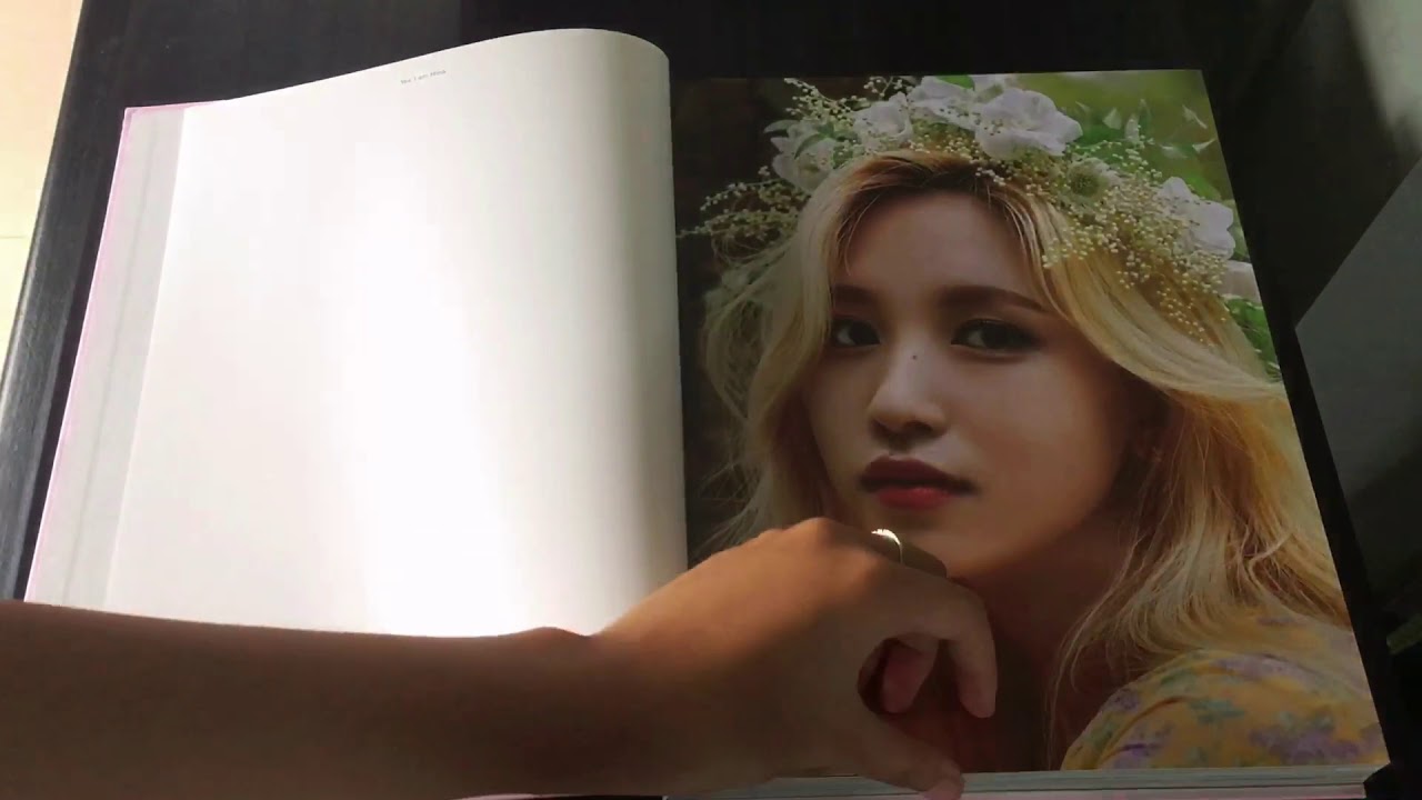 Yes, I am Mina 1st Photobook UNBOXING