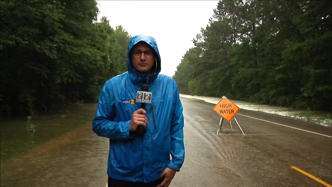 Tanker truck washed away by flooding on Hwy 10 in Louisiana