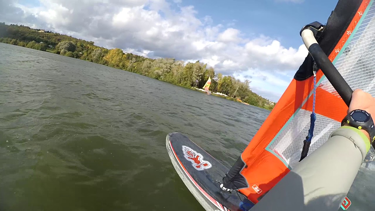 Windsurf Slalom La Grande Paroisse 9 octobre 2019 en Gunsails GSR / Starboard isonic