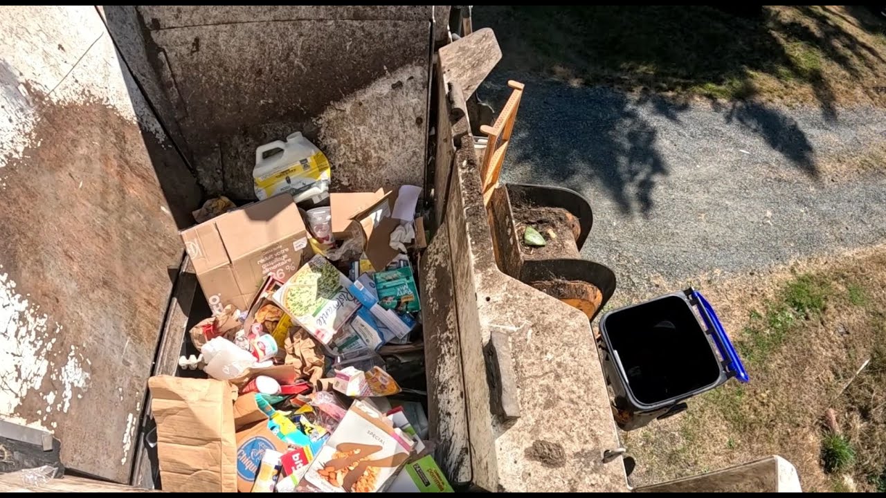 Split Body Labrie Automizer Crushing Down Cedar Recycling and Compost