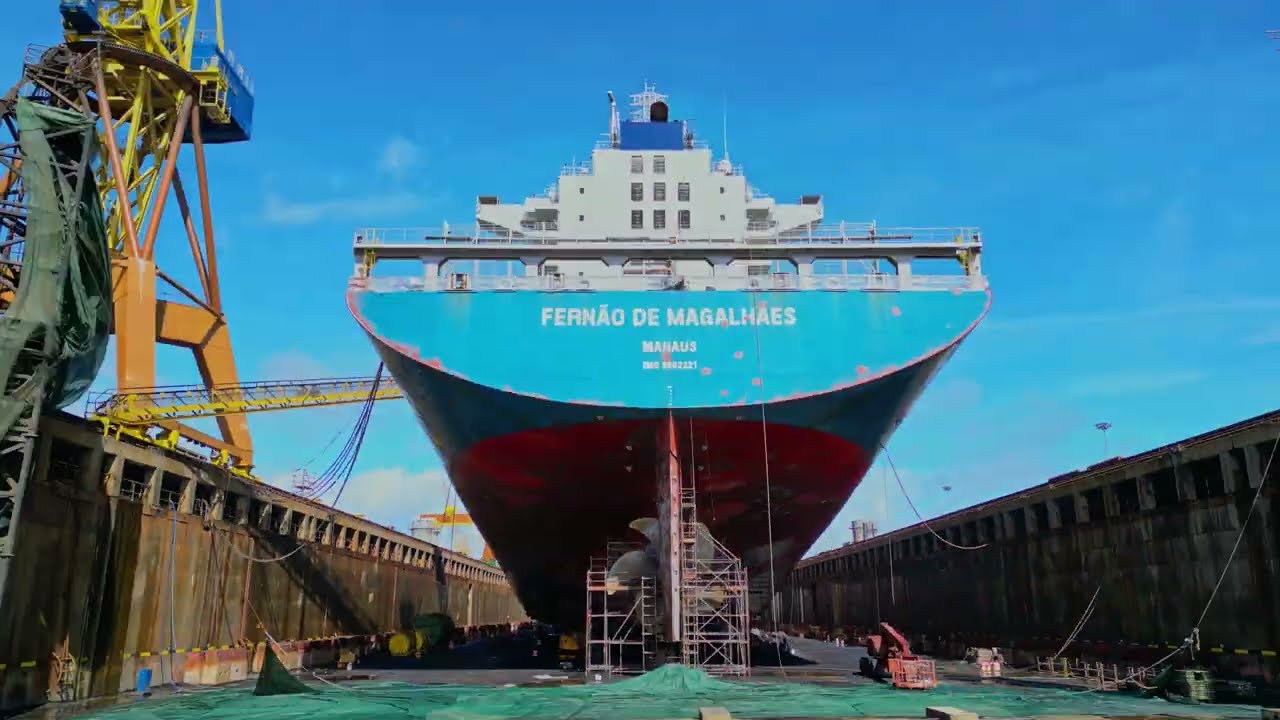 Antes e depois da docagem do navio Fernão de Magalhães da Aliança
