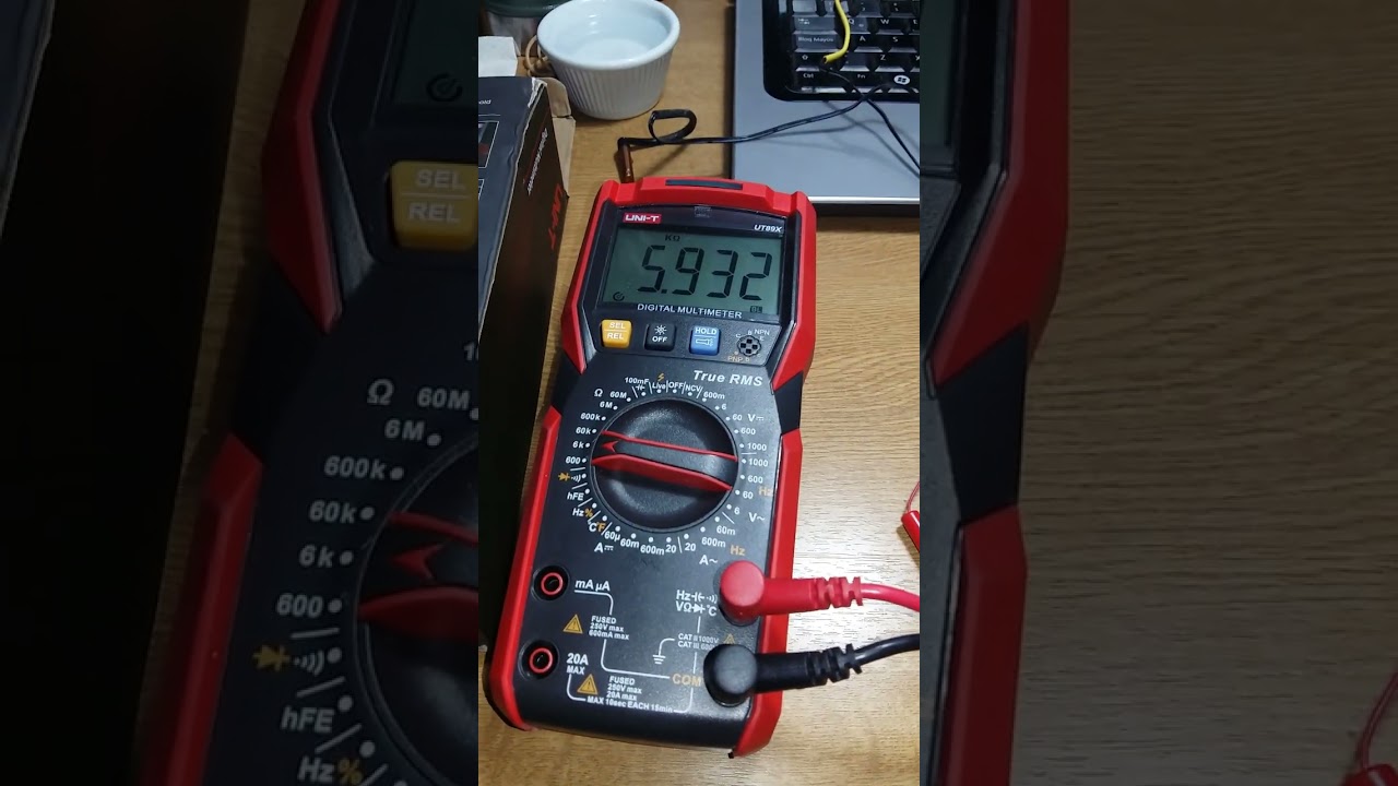 Error E4 en aire acondicionado split inverter - Buscando falla en los termistores/sensores NTC.